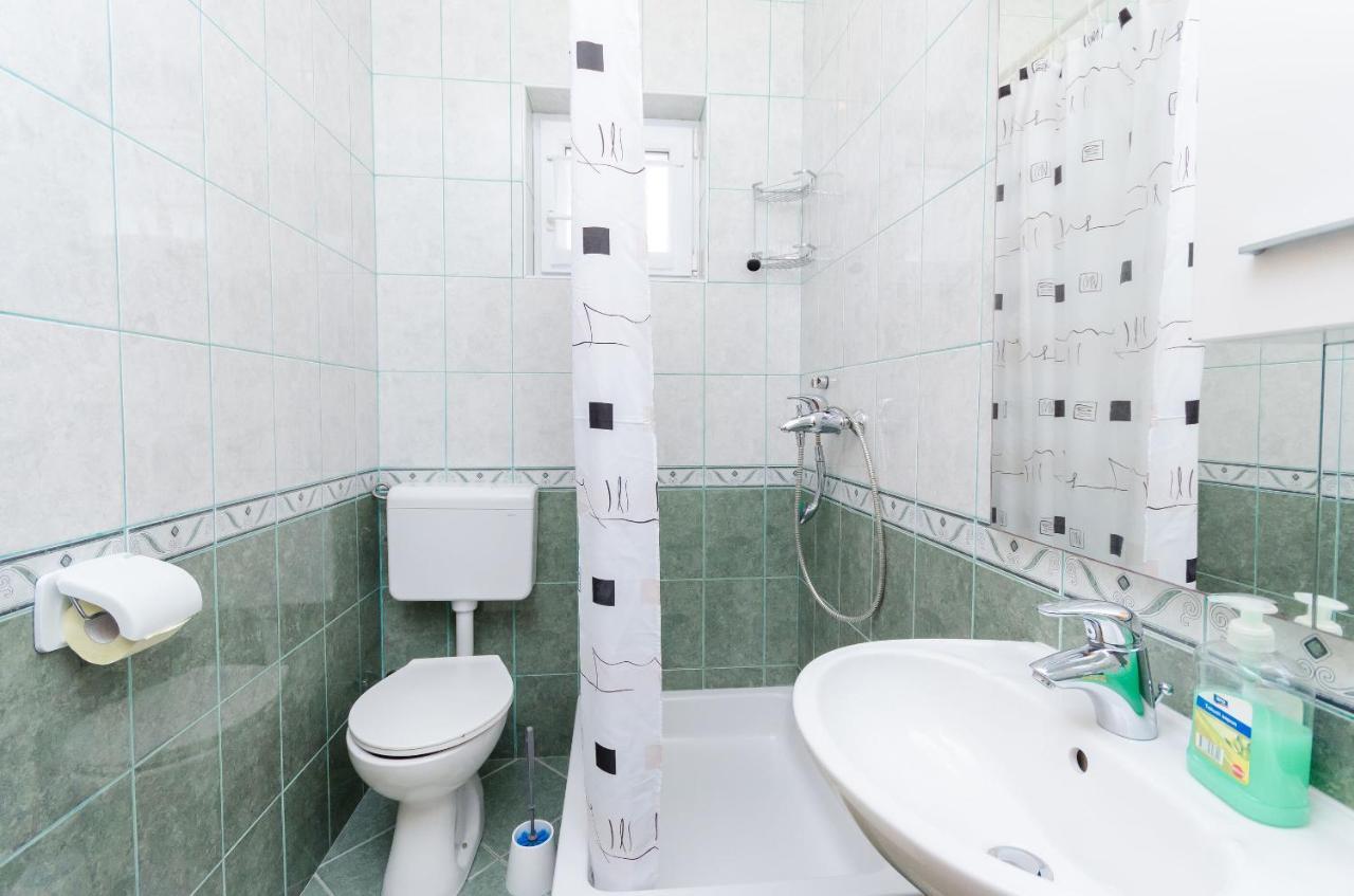 Apartments And Room Ljubica Lopar Extérieur photo