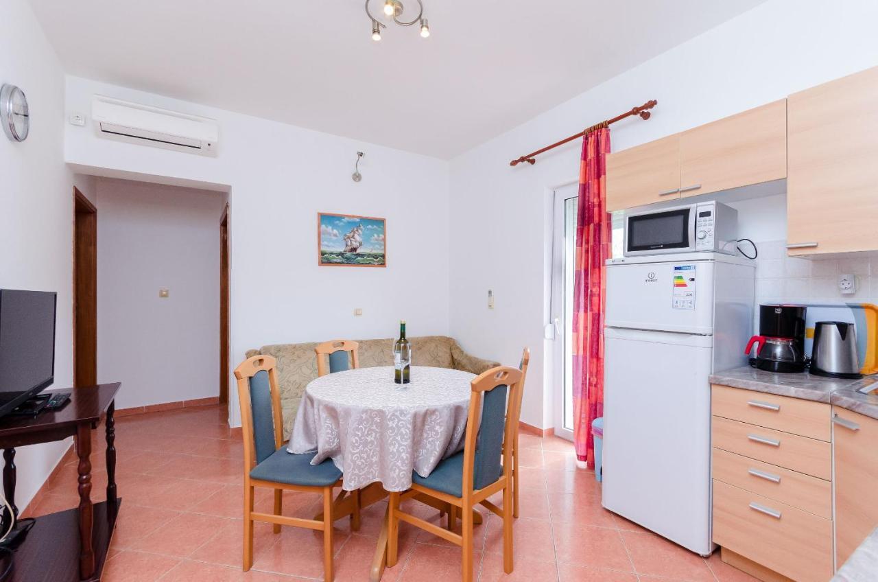 Apartments And Room Ljubica Lopar Extérieur photo