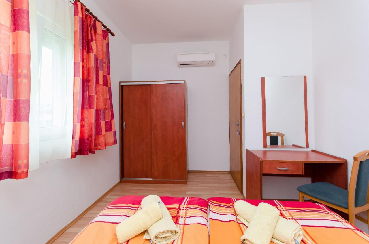 Apartments And Room Ljubica Lopar Extérieur photo