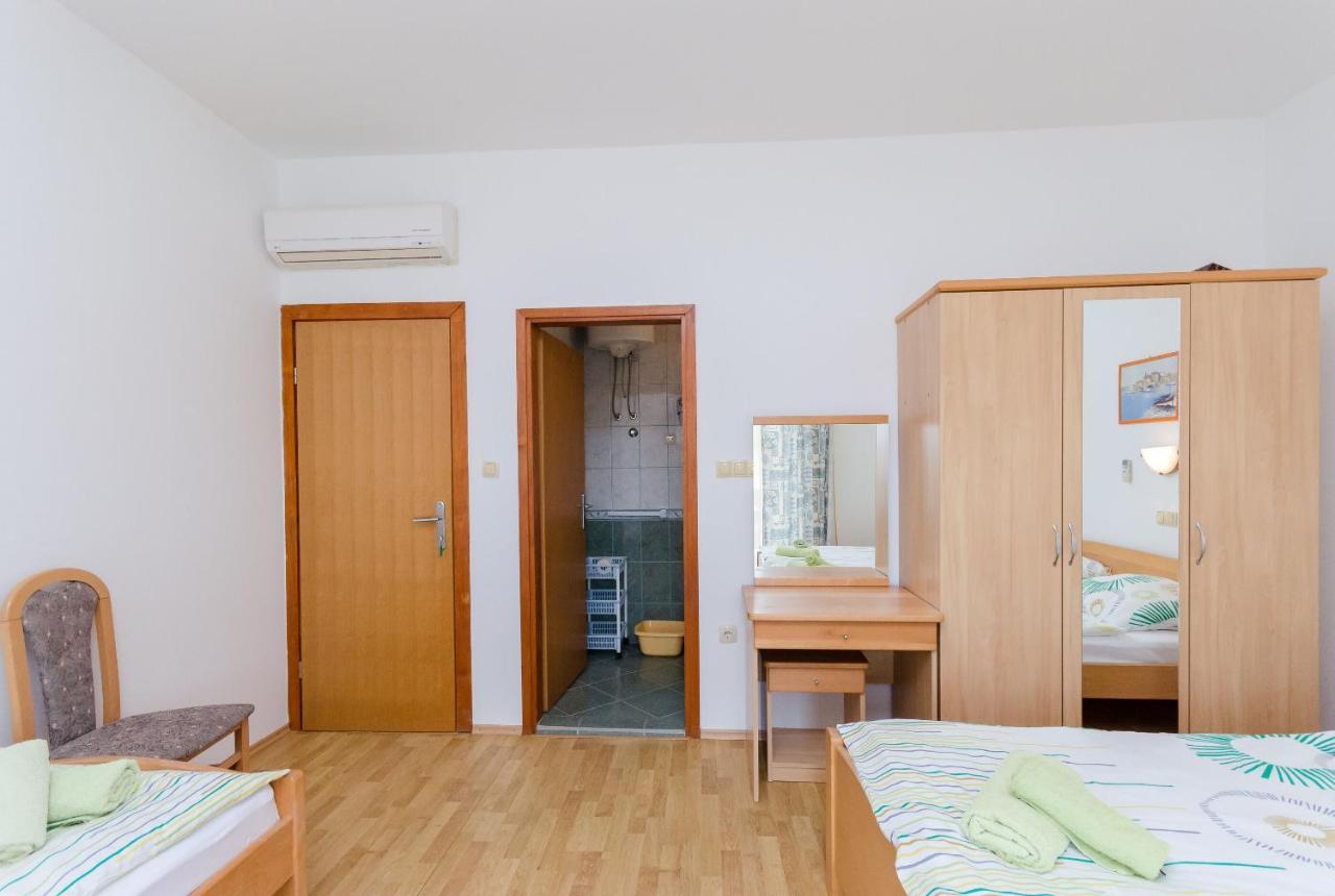 Apartments And Room Ljubica Lopar Extérieur photo