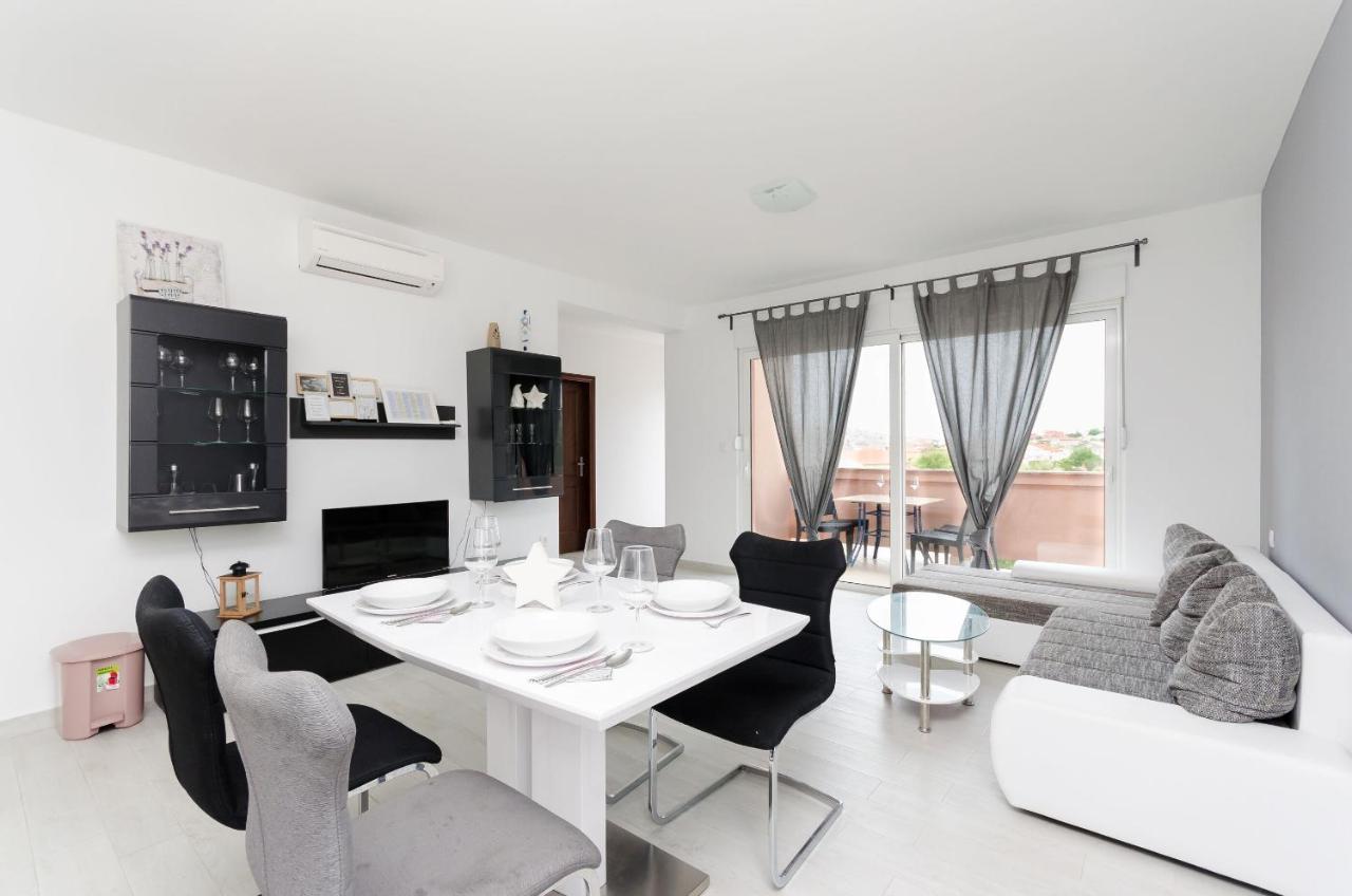 Apartments And Room Ljubica Lopar Extérieur photo