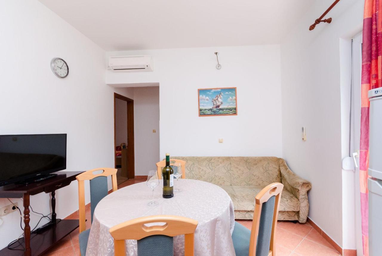 Apartments And Room Ljubica Lopar Extérieur photo