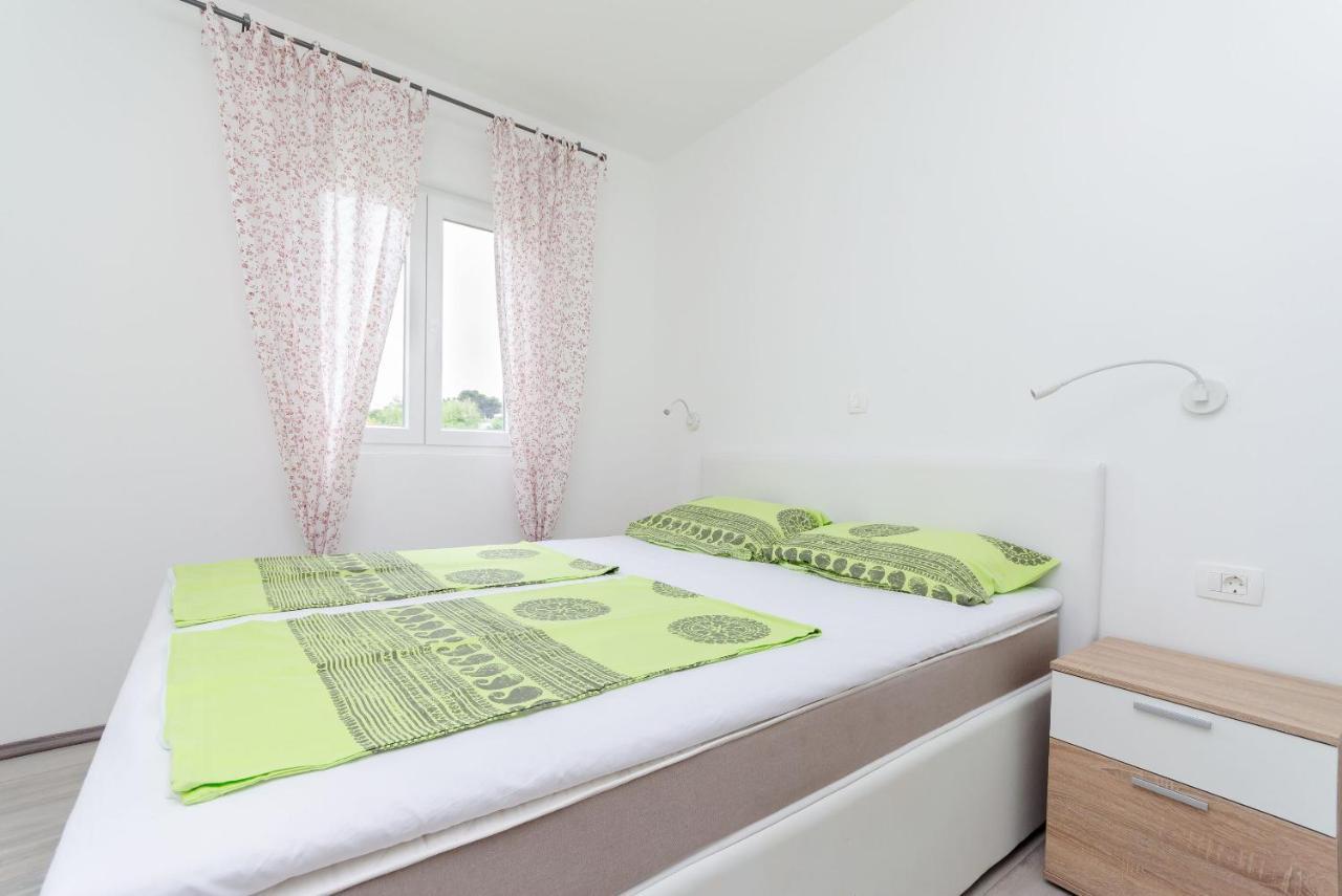 Apartments And Room Ljubica Lopar Extérieur photo