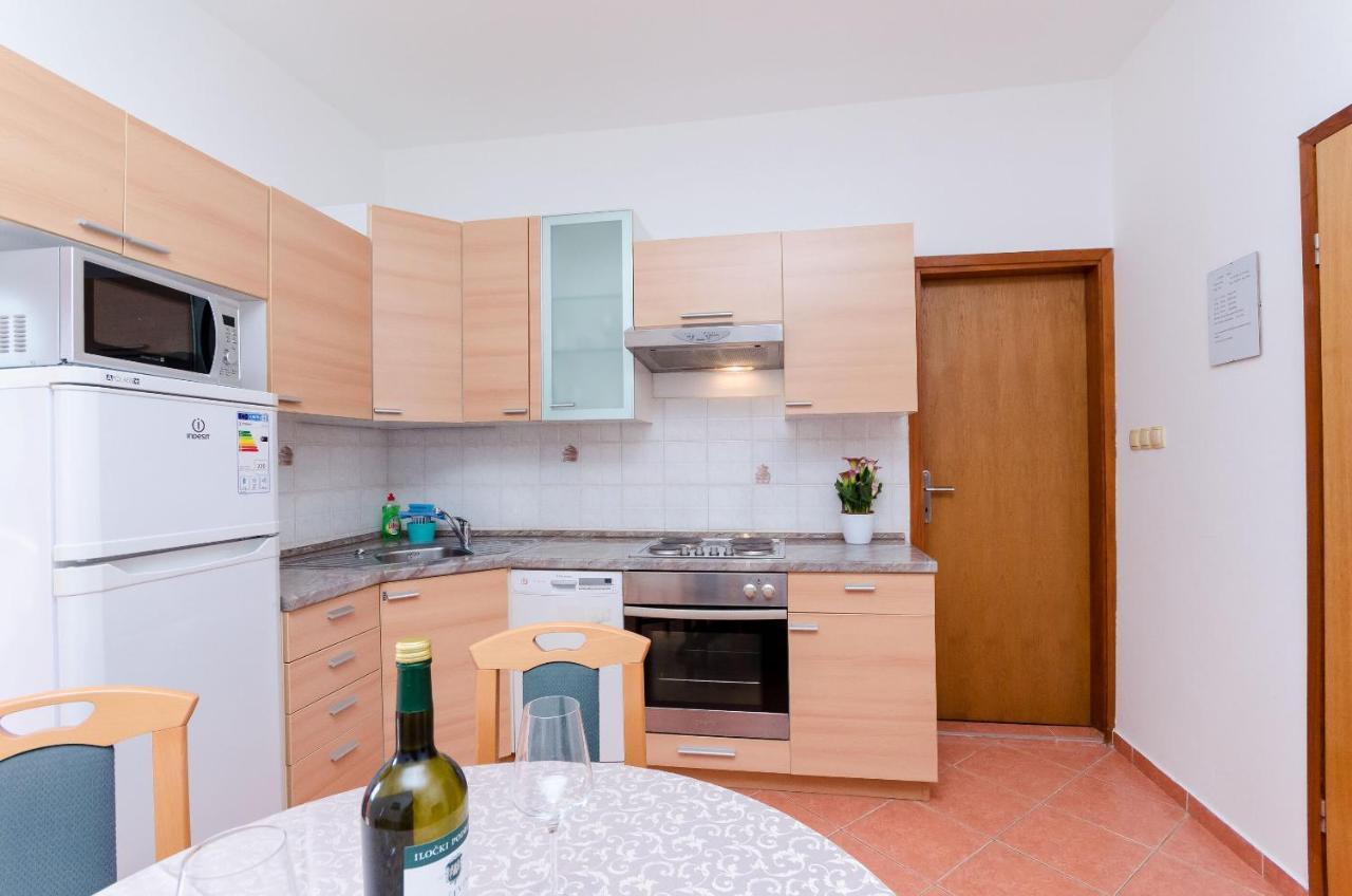 Apartments And Room Ljubica Lopar Extérieur photo