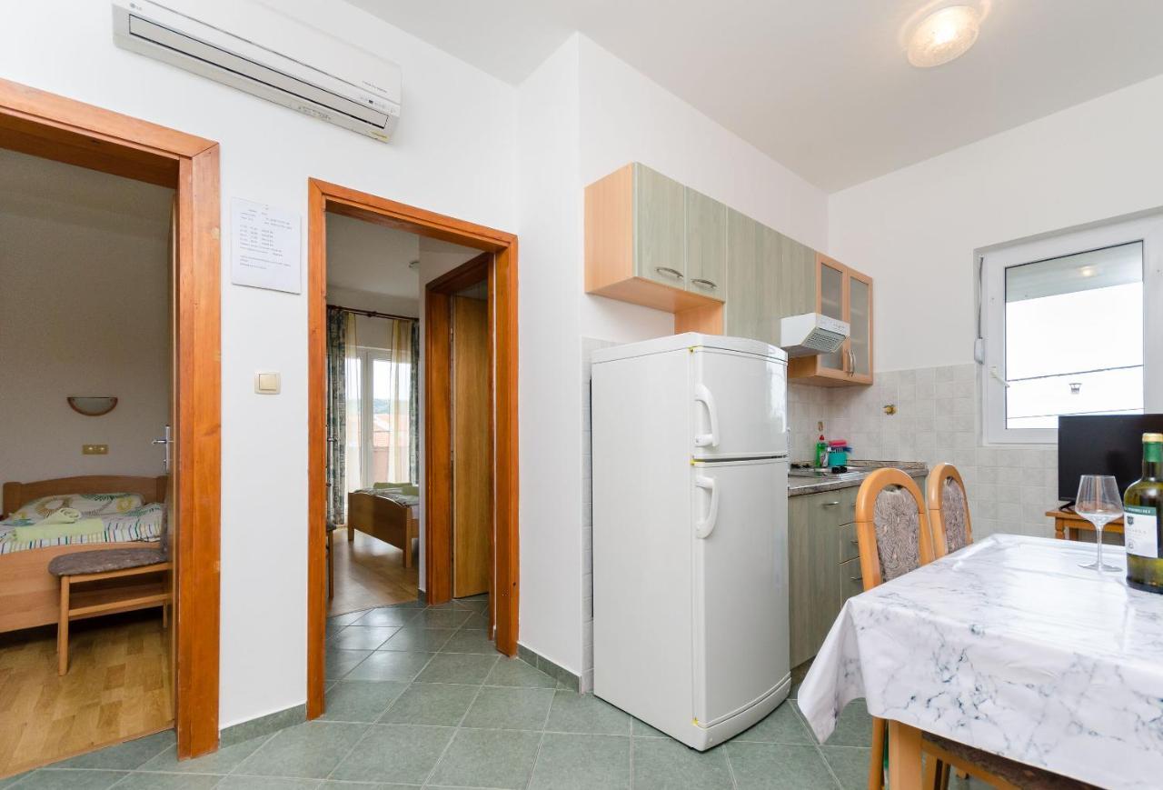 Apartments And Room Ljubica Lopar Extérieur photo